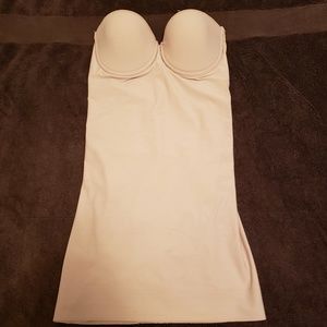 Ambrielle Strapless slip